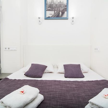 Smart Hotel Rooms Near Metro 24/7 Kiev Eksteriør bilde