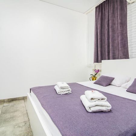 Smart Hotel Rooms Near Metro 24/7 Kiev Eksteriør bilde