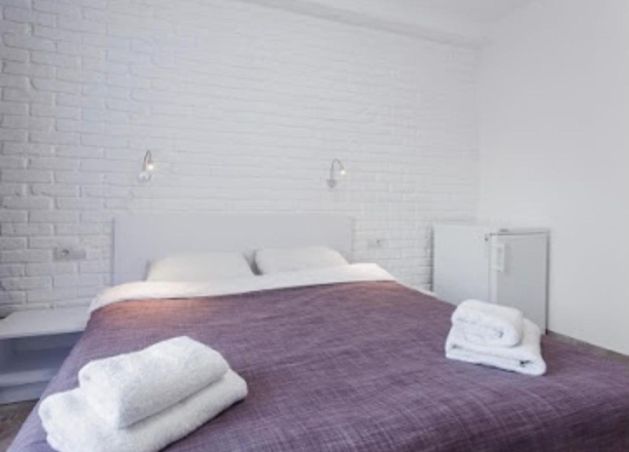Smart Hotel Rooms Near Metro 24/7 Kiev Eksteriør bilde