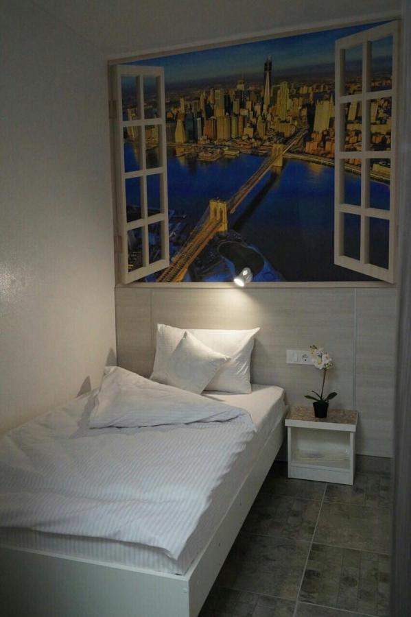 Smart Hotel Rooms Near Metro 24/7 Kiev Eksteriør bilde