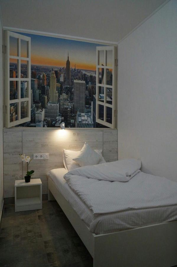 Smart Hotel Rooms Near Metro 24/7 Kiev Eksteriør bilde